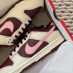 *limited edition* Nike Valentine’s Day pink and purple low dunk